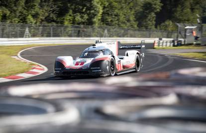 Najbrži je na svijetu: Hibridni Porsche juri brže od Formule 1