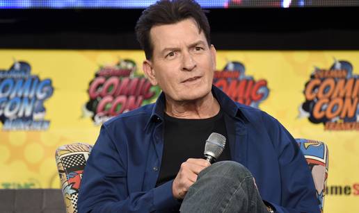 Charlie Sheen  o turbulentnoj prošlosti: 'Čudo je da sam živ, još me hvata jeza od srama...'