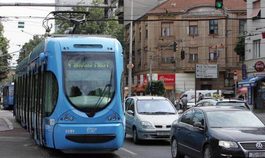 Kontrolor zgrabio putnika i šakom ga udario deset puta