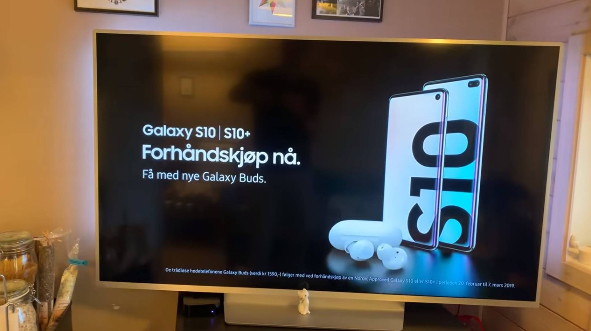 реклама самсунг с эвой пигфорд. Samsung galaxy s10 реклама. S10. самсунг с камерой айфона 11.