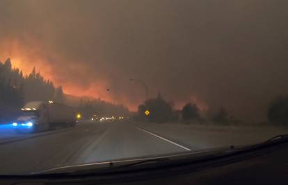Požari haraju u Kanadi: Više od 35.000 ljudi će evakuirati, na terenu poginula 4 vatrogasca...