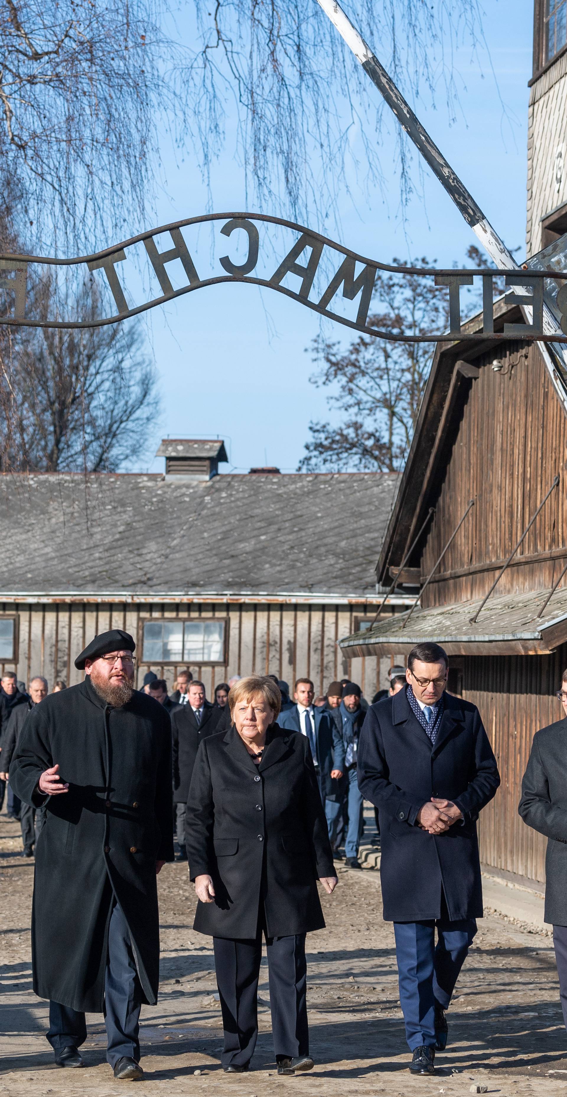 Angela Merkel prvi put u svom mandatu posjetila Auschwitz