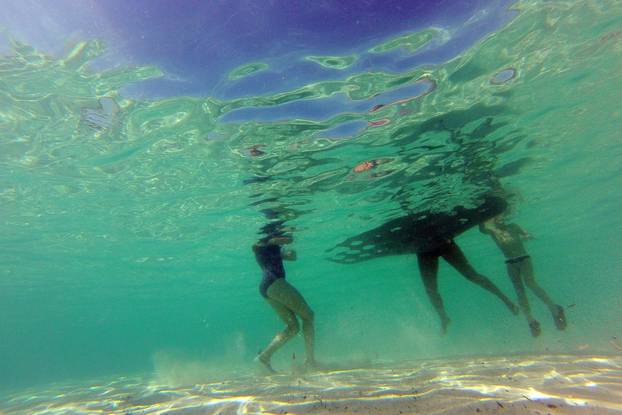 Veli Rat: Plaža Sakarun prekrasnim tirkiznim morem i čistim podmorjem privlači turiste