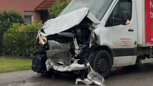 VIDEO Kamion udario u vlak u Zagrebu: Vozač išao na crveno