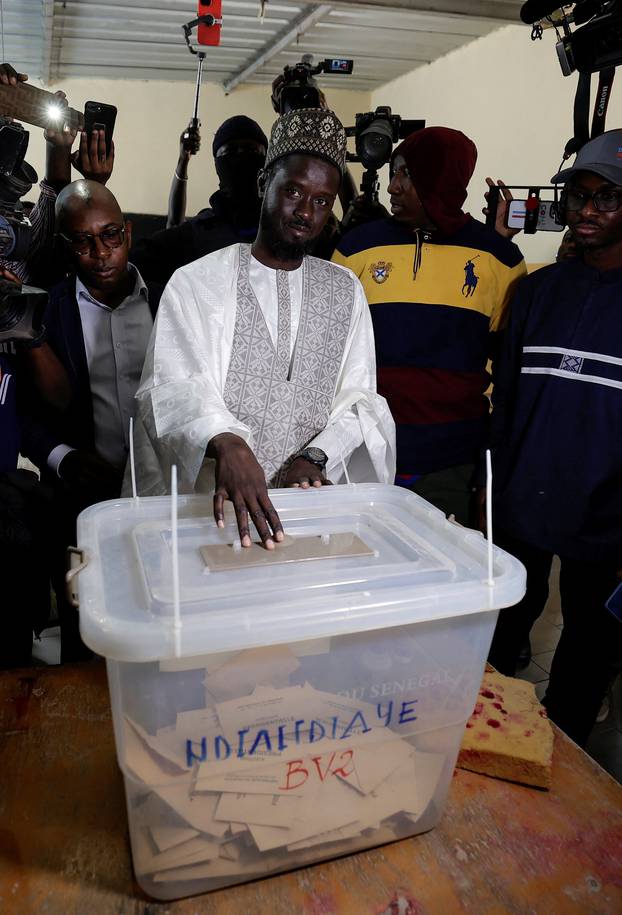 Senegal holds presidential election