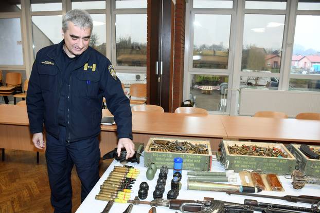 Petrinja: Policija predstavila rezultate kampanje "Manje oružja, manje tragedija"