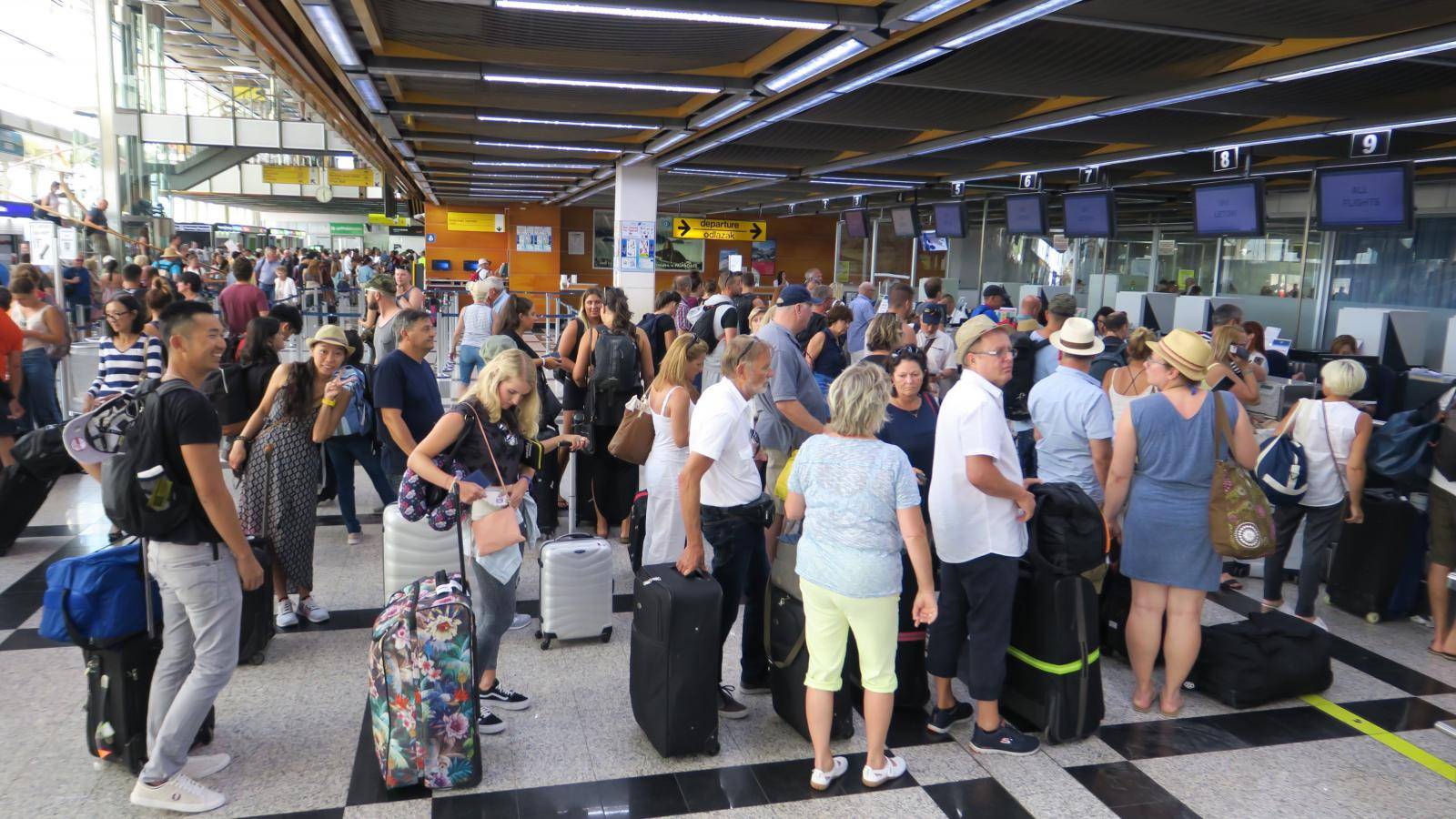 Čistačice splitske zračne luke usred sezone ostale bez plaće