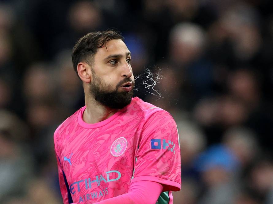 Premier League - Everton v Manchester City