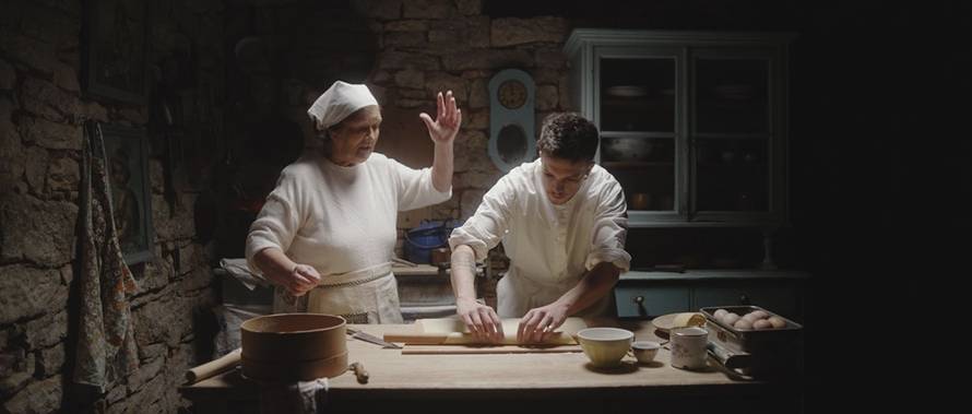 Muze kravu, nosi mačku i pleše u narodnoj nošnji: Favorit Dore Baby Lasagna snimio je spot