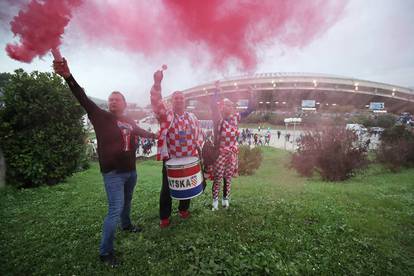 FOTO Pogledajte najveći korteo hrvatskih navijača iz srca Splita!