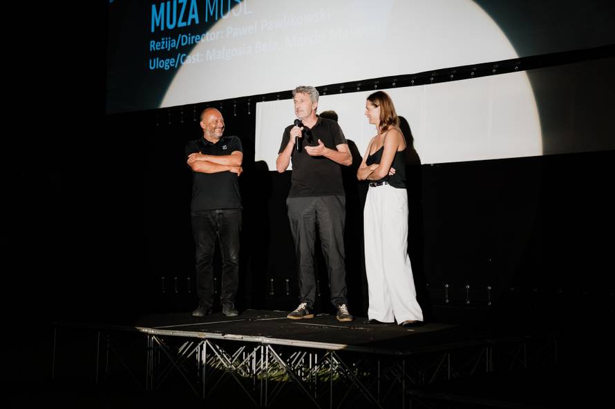 FOTO U ljetnom kinu tražila se ležaljka više: Evo kako je bilo drugog dana Slano Film Daysa