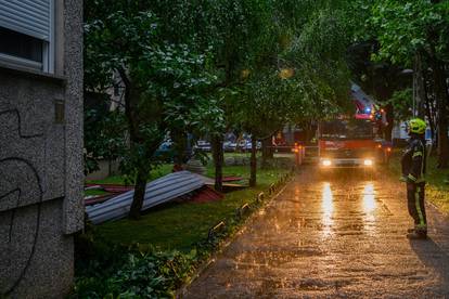 FOTO Pogledajte kako je snažno nevrijeme zahvatilo Zagreb: Na cestama kaos, srušena stabla...