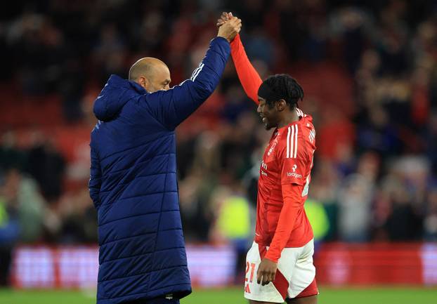 Premier League - Nottingham Forest v Manchester United