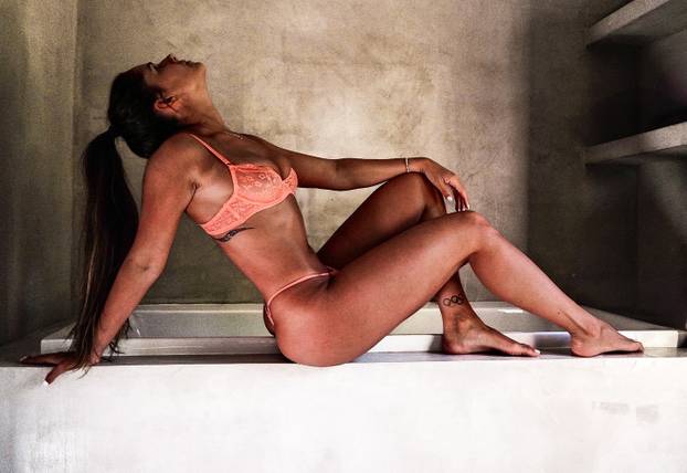 FOTO Olimpijka navukla tangice i bikini i klizala. I to jako brzo...