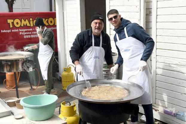 Bjelovar: Na Veliki petak građanima podijeljeno oko 1.000 porcija ribica