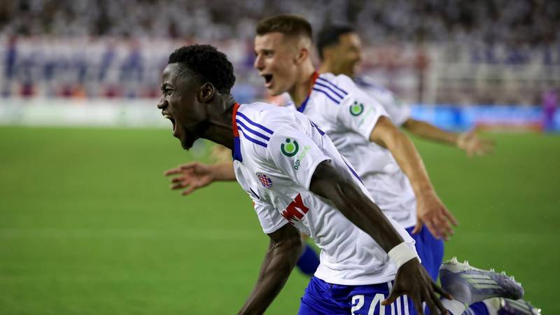 UŽIVO Dinamo City - Hajduk: Invazija navijača 'bilih' na Tiranu, Splićani love play-off!