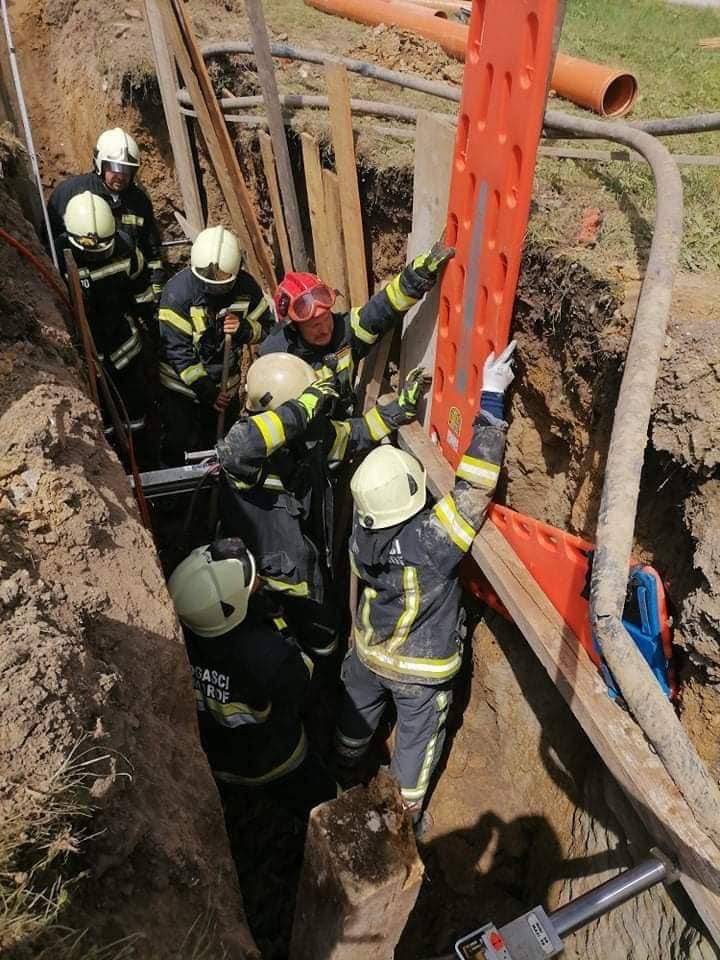 'Zatrpane radnike smo tri sata otkopavali lopatama i strojem. Ne pamtim takvu intervenciju'