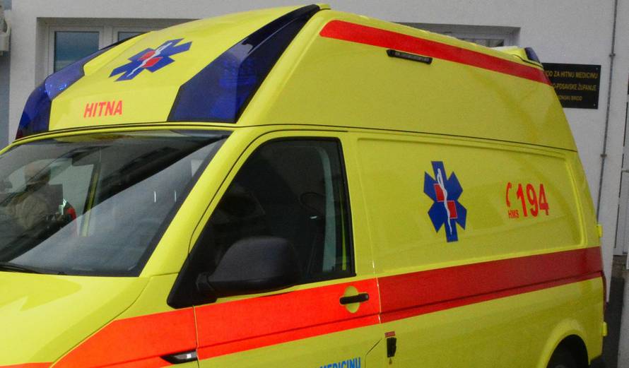 Ukrcavao palete na automobil pa viličarem udario muškarca