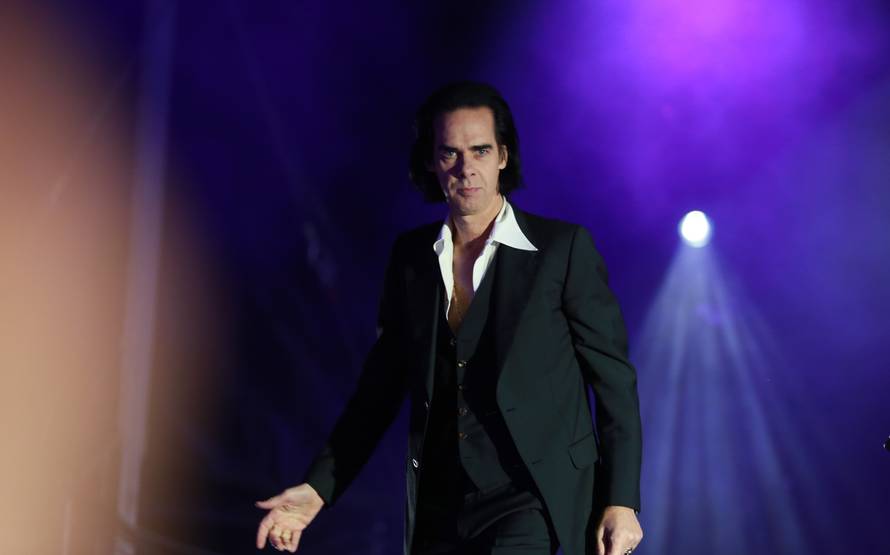 Cave oduševio publiku dubokim glasom i 'mračnim' pjesmama