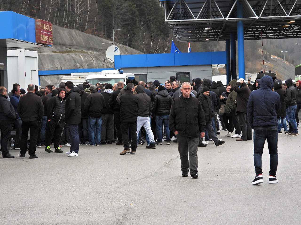 Macelj: Po putnika stigla Hitna, žalio se na visoku temperaturu