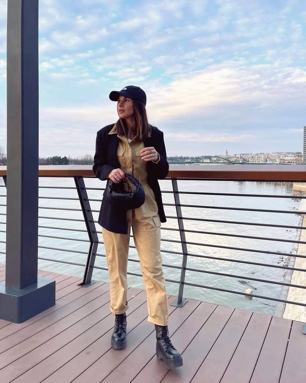 Supruga bivšeg dinamovca je zabljesnula na crvenom tepihu: Hvali se i fotkama u badiću!