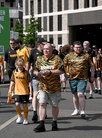 24sata London: Navija&ccaron;i ispred stadiona Wembley prije utakmice Hull Cityja i Middlesbrougha