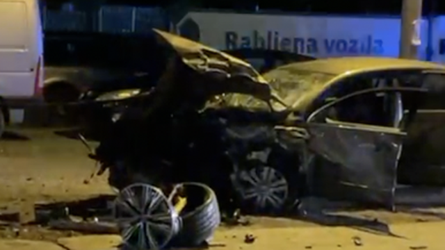VIDEO Krš i lom u Sesvetama: Auti potpuno uništeni, završili 50 metara jedan od drugog
