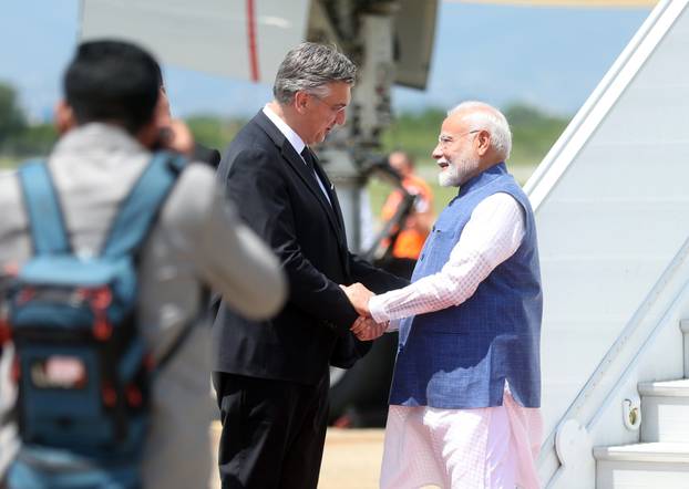 Zagreb: Predsjednik Vlade Republike Indije Narendra Modi stigao u zračnu luku