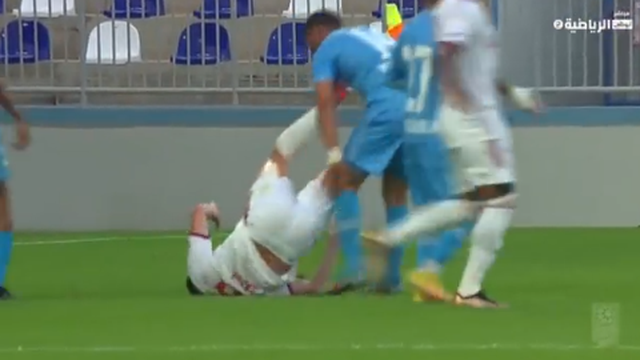 VIDEO Pjanić izgubio kompas: Divljački udario igrača u prsa!