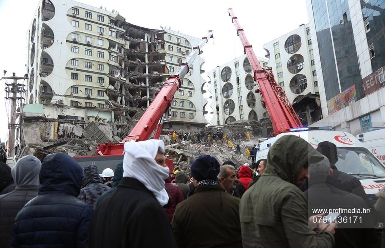 Ruski spasioci odlaze u Siriju i Tursku nakon razornog potresa