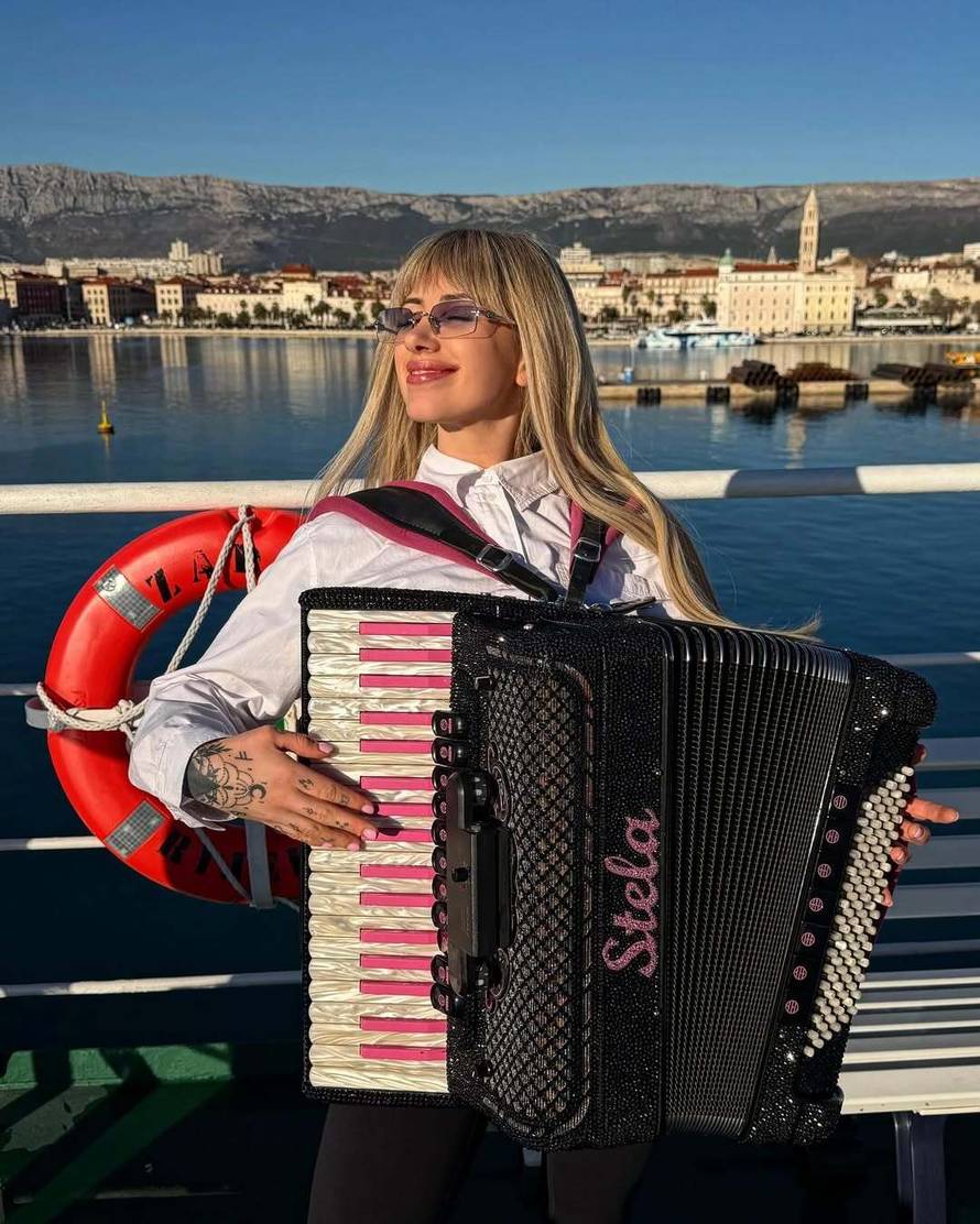 Stela Rade na Doru ide s 'Nema te': Pjevam o ljubavi, a plesom na šipki jačam psihu i tijelo