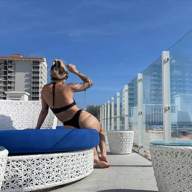 FOTO Najjači čovjek na svijetu ima 206 cm, a ljubi konobaricu od 157 cm. Tragedija ih zbližila...