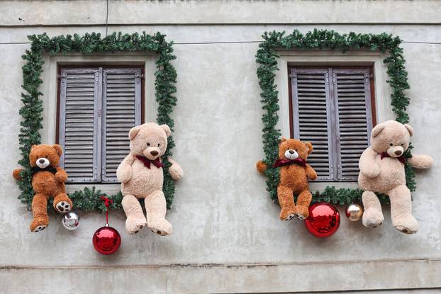 Zagreb: Kuća u Maloj ulici ukrašena za advent