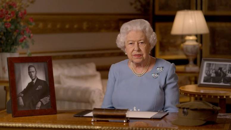 Kraljica Elizabeta II. pozvala je Britance da nikad ne gube nadu