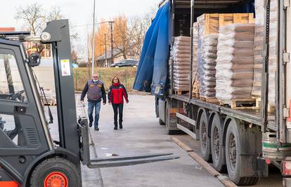 Caritas uputio dva nova tegljača humanitarne pomoći Ukrajini