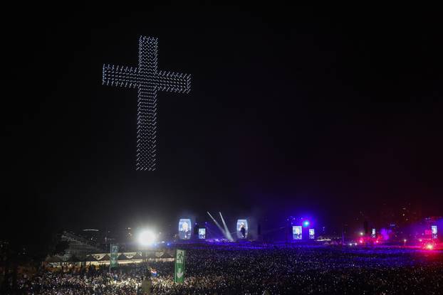 Scenografija dronovima na  koncertu Marka Perkovića Thompsona 