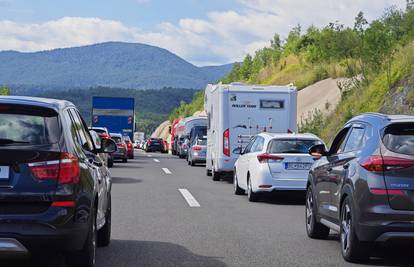 Kaos na autocesti: Promet je u kolapsu, gužve su posvuda!