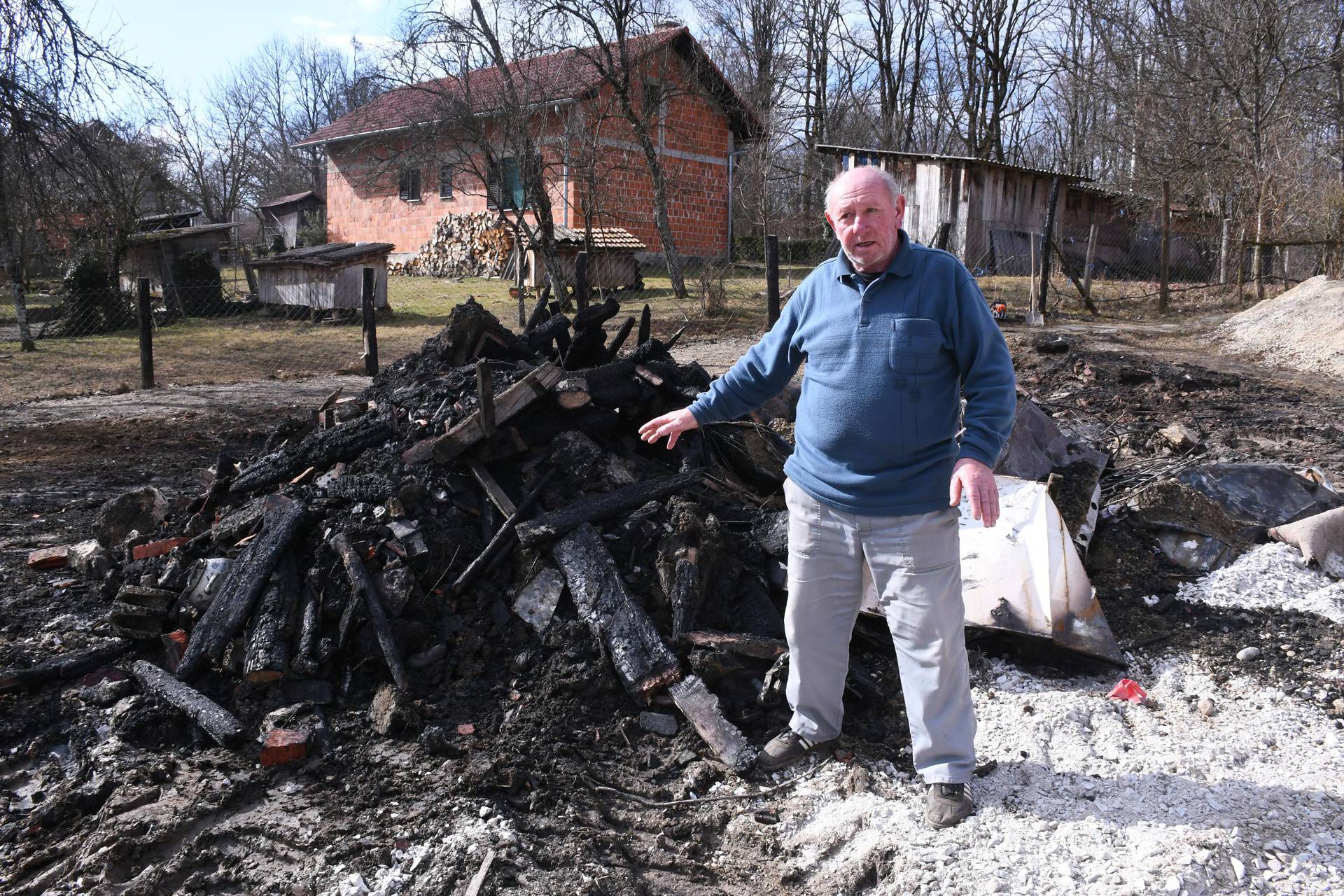 Desni Degoj: Zvonku Zagorcu u potpunosti je izgorjela drvena kuća