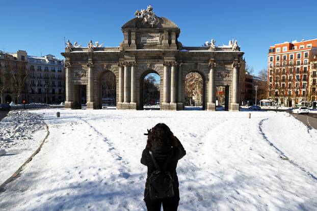 Heavy snowfall in Madrid