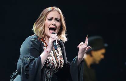 Adele je morala otkazati svoja dva posljednja koncerta turneje