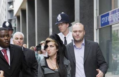 Amy Winehouse savjetuje 13-godišnjakinja frendica
