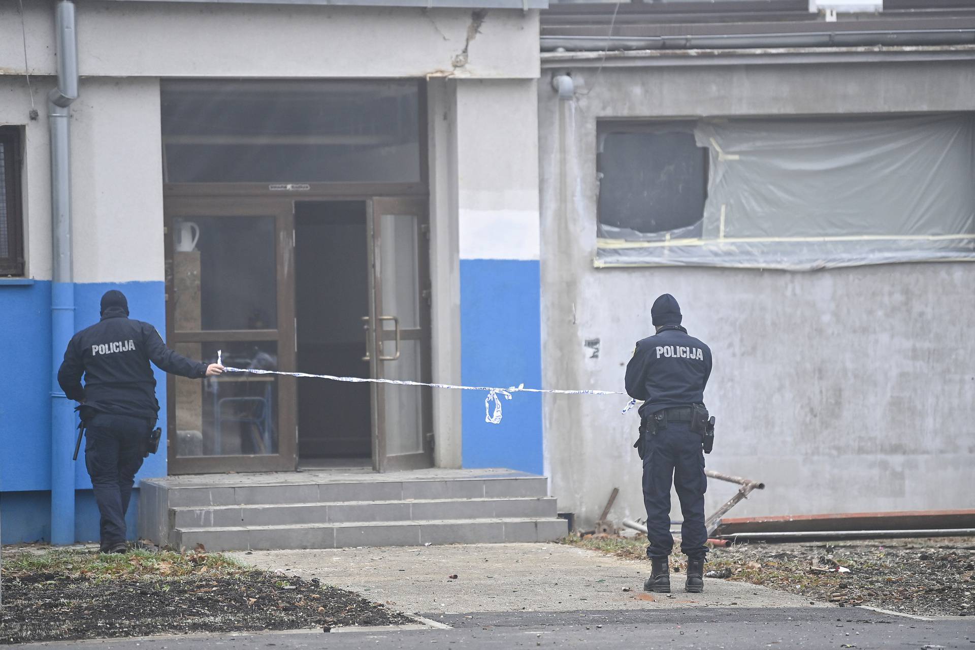 Zagreb: Razbijena stakla na Osnovnoj školi pl. Matačića