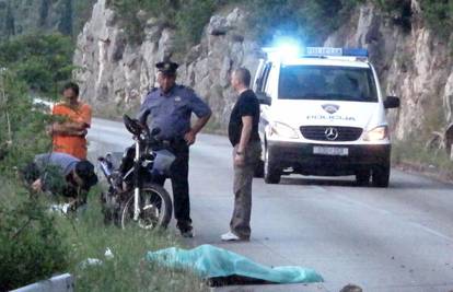 Kod Dubrovnika motociklist (18) udario u stijenu i poginuo
