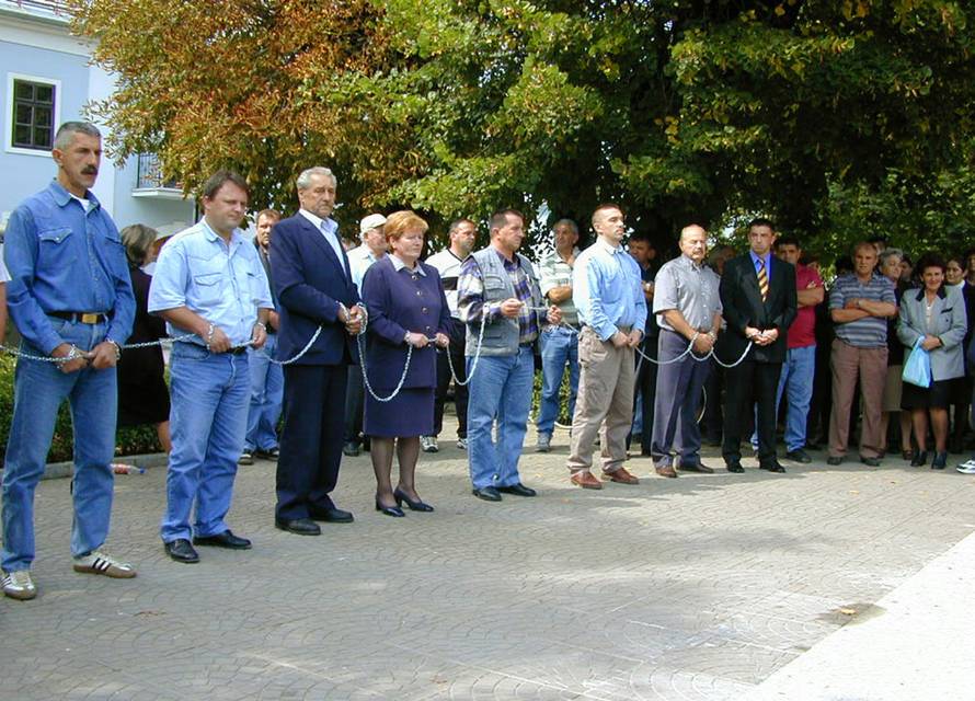 Pisao podršku Račanu, a zbog Mirka Norca se vezao lancima