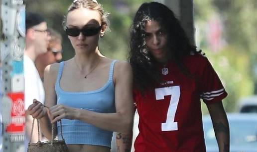 Lily-Rose Depp na ulici je ljubila djevojku, njihovu vezu odobrio i tata Johnny: 'Želim da se vole'