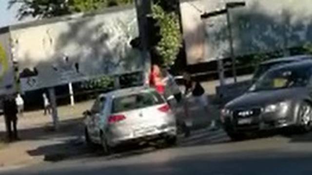 Video iz zagrebačkog Voltina: Sudarili su se pa su se potukli