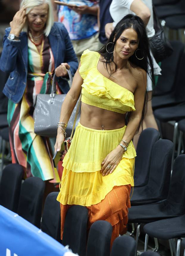 Split: Navijačica koje se isticala na tribinama tijekom meča Dodig/Pavić - Heliovaara/Salminen