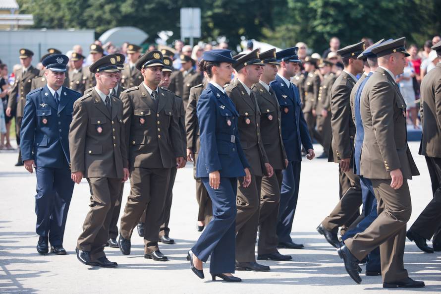 Vukovar: SveÄana promocija polaznika vojnih Å¡kola Hrvatskog vojnog uÄiliÅ¡ta Dr. Franjo TuÄman