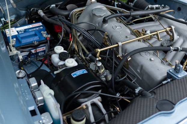 FOTO Automobil iz 1968. privlači pažnju po Zagrebu! Prodaje se za 235.000 €. Daju ga i za stan