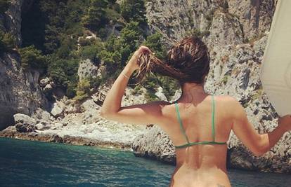 Lea Michele objavljuje 'fotke' s odmora i pokazuje stražnjicu